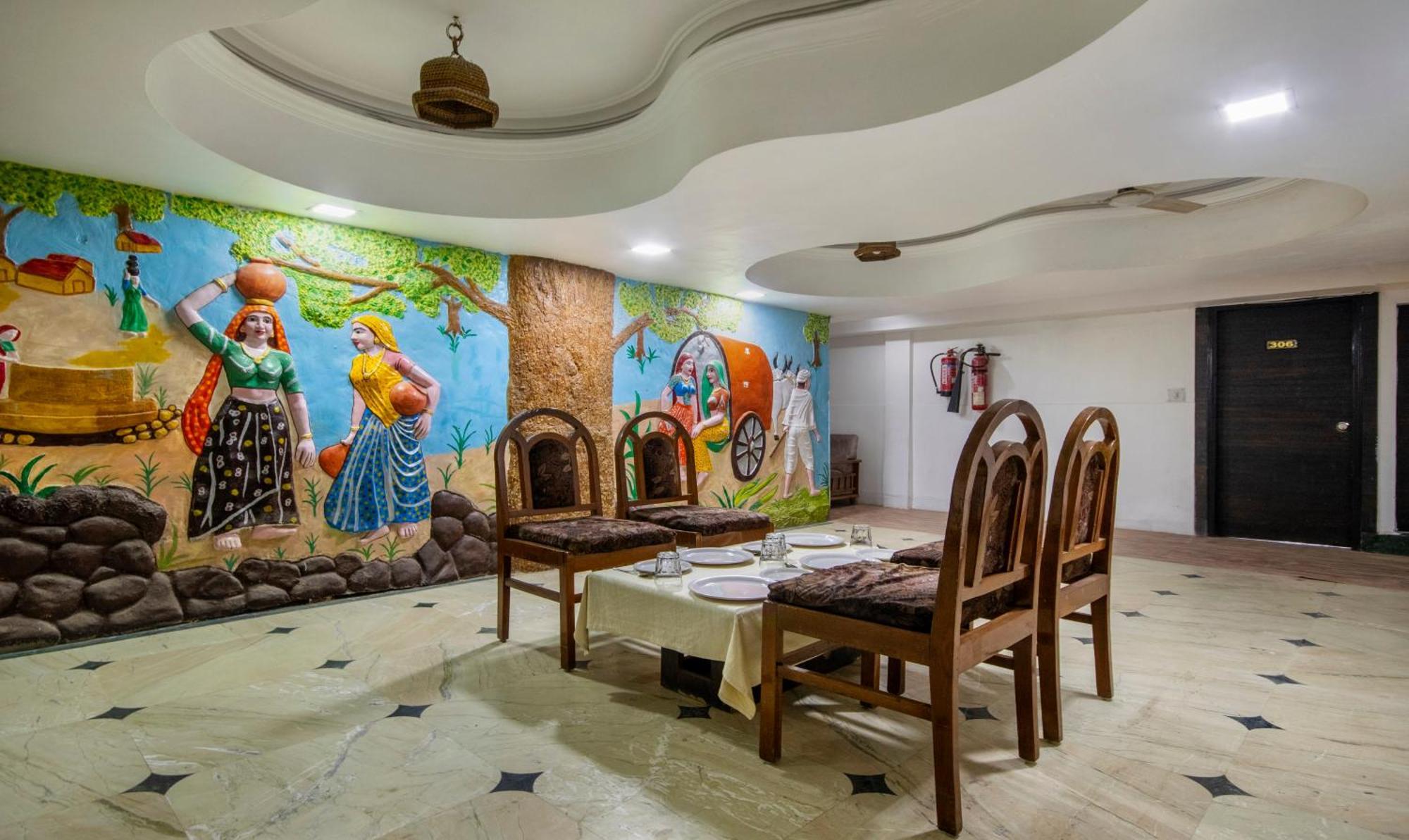 Itsy Hotels Shree Krishna Palace Ahmedabad Exterior photo