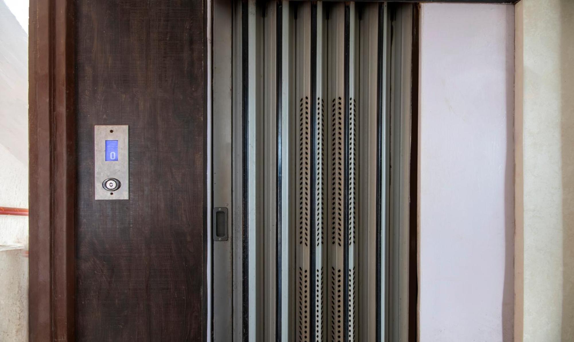 Itsy Hotels Shree Krishna Palace Ahmedabad Exterior photo